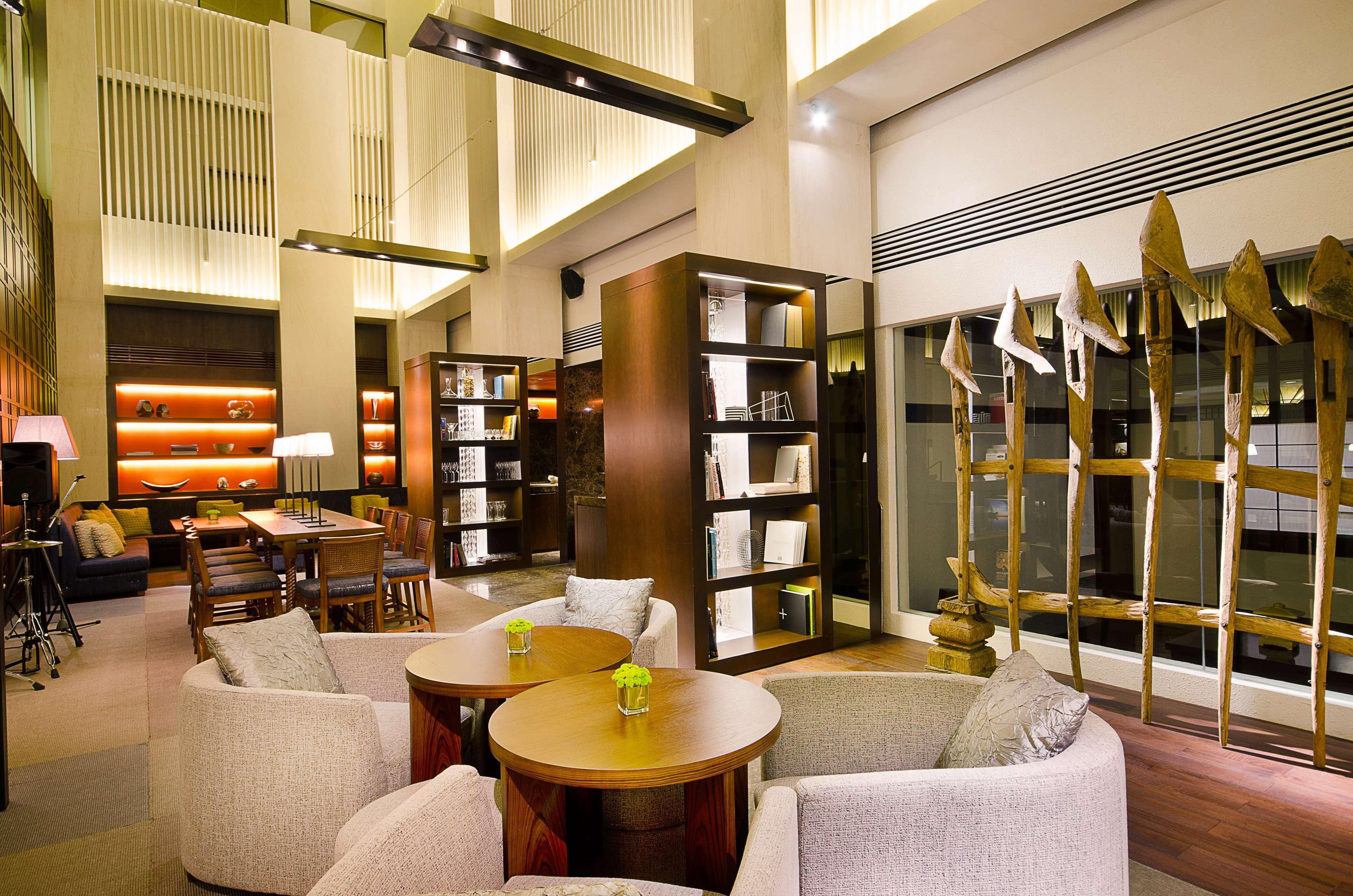 Hyatt Regency Kinabalu Ξενοδοχείο Κότα Κιναμπαλού Εξωτερικό φωτογραφία Library at The Park, New Delhi