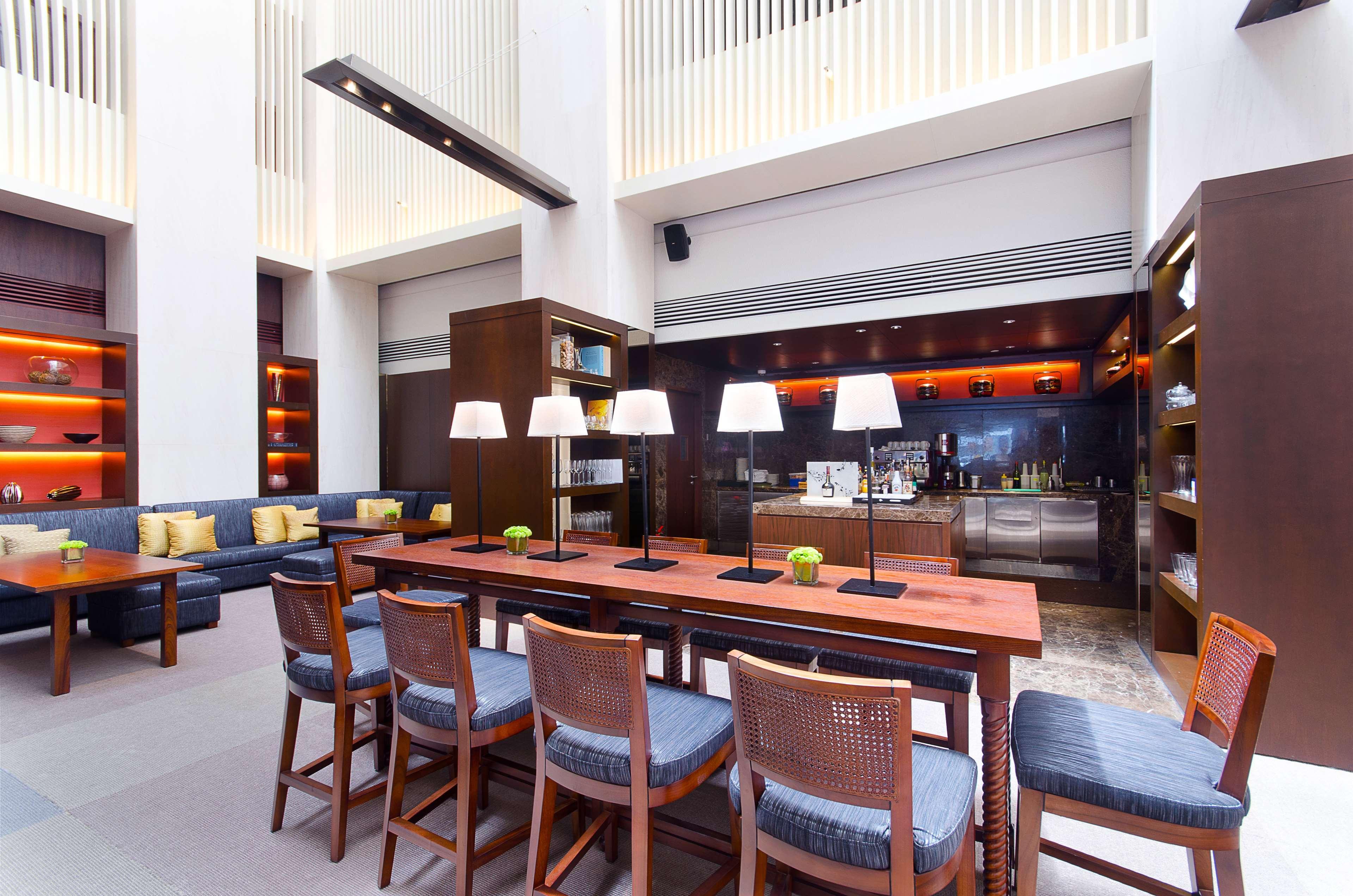 Hyatt Regency Kinabalu Ξενοδοχείο Κότα Κιναμπαλού Εξωτερικό φωτογραφία The lounge at the airport